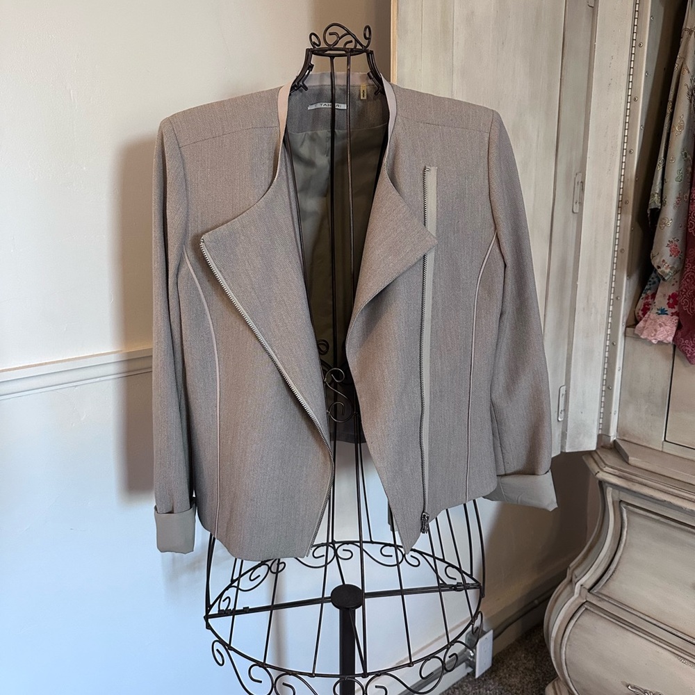 T Tahari Light Gray Women's Blazer